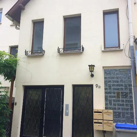 With One Bedroom In Apartman