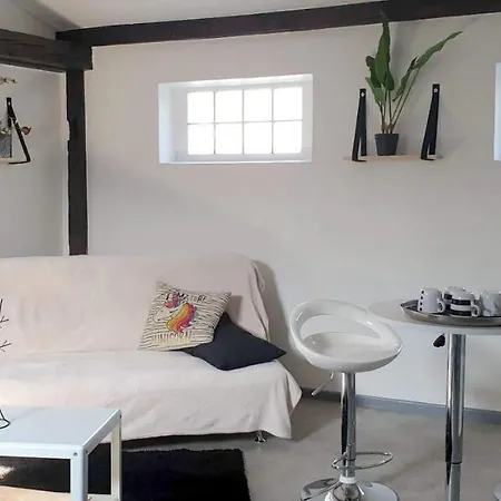Apartman With One Bedroom In *