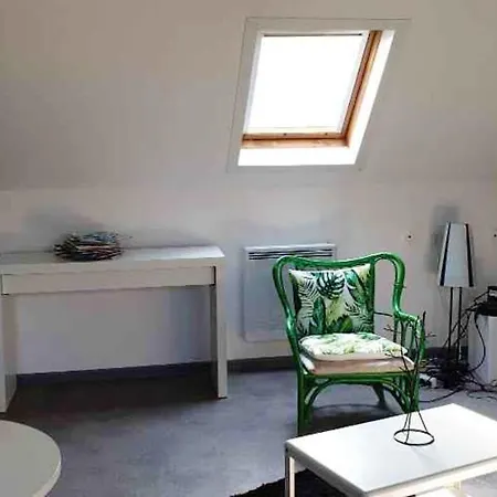 Apartman With One Bedroom In *